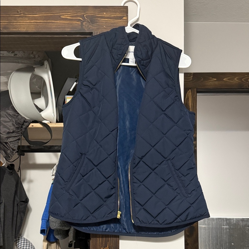 Old Navy Quilted Navy Sleeveless Vest with Gold Zipper